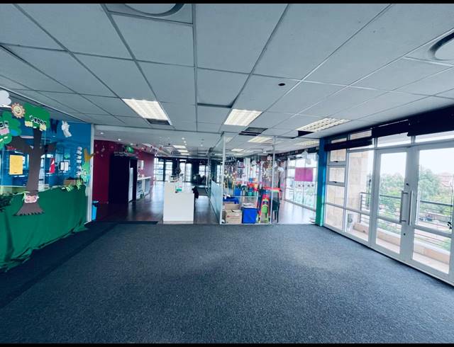 279M² OFFICE FOR SALE IN FOURWAYS